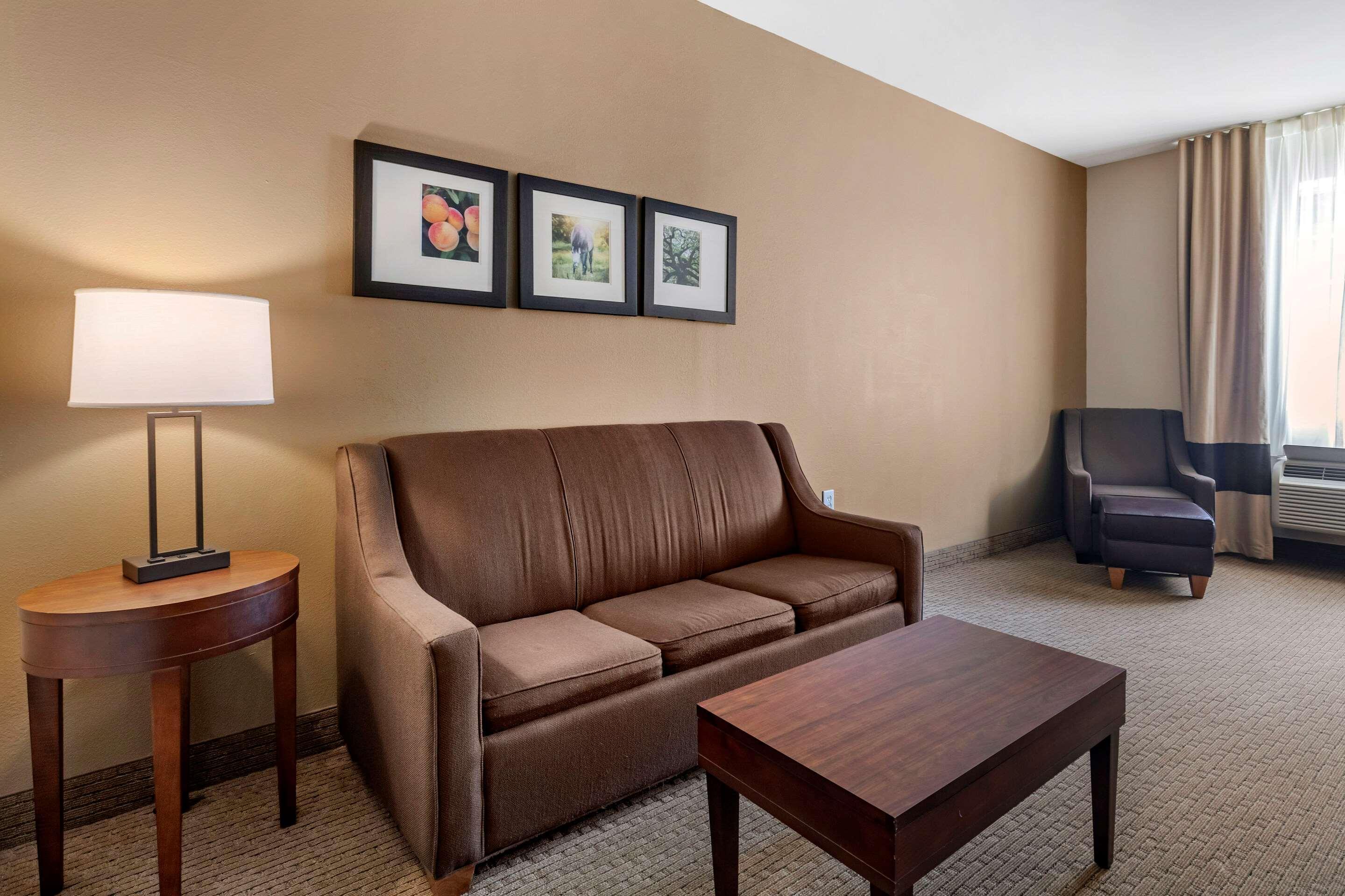 Comfort Inn & Suites Villa Rica Eksteriør bilde